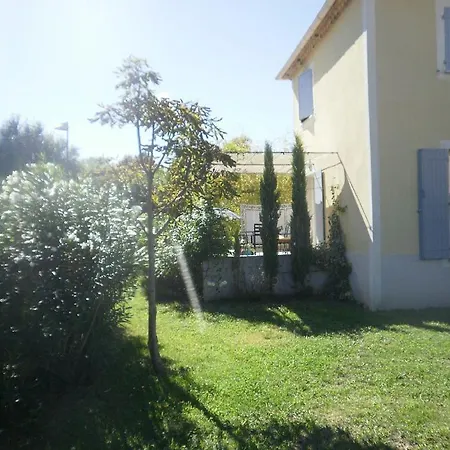 Holiday home Confort, A 5mn De St Remy De Provence Saint-Etienne-du-Gres